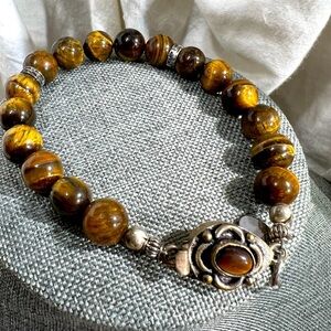 Tigers-eye Bracelet Very Nice Chakra Stone Gives Off Great Strength Chi.💖🥰💋💕
